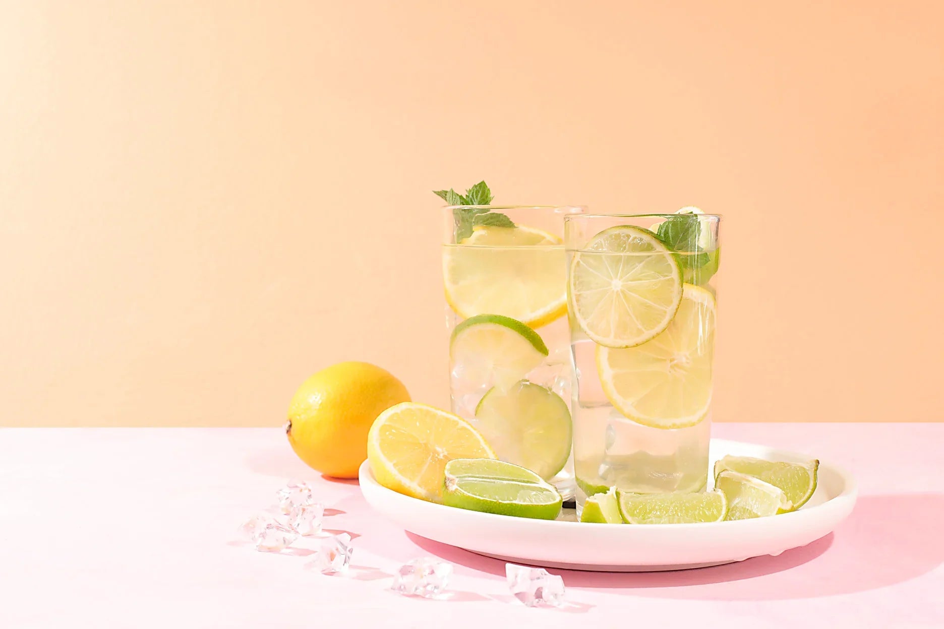 ALIMENTATION DÉTOX : LES MEILLEURS ALIMENTS POUR ÉLIMINER LES TOXINES